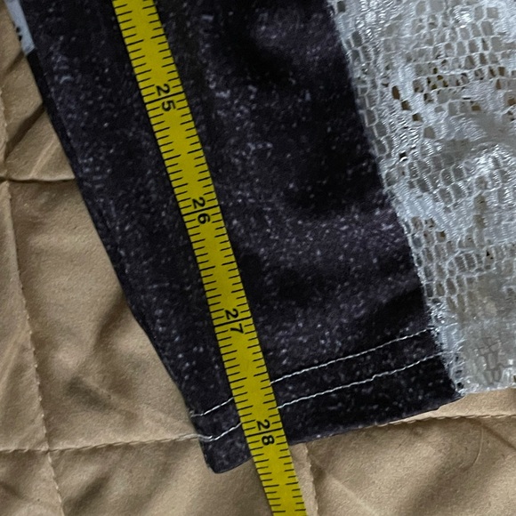 Rose gal 4x two pieces set runs big - Picture 12 of 14